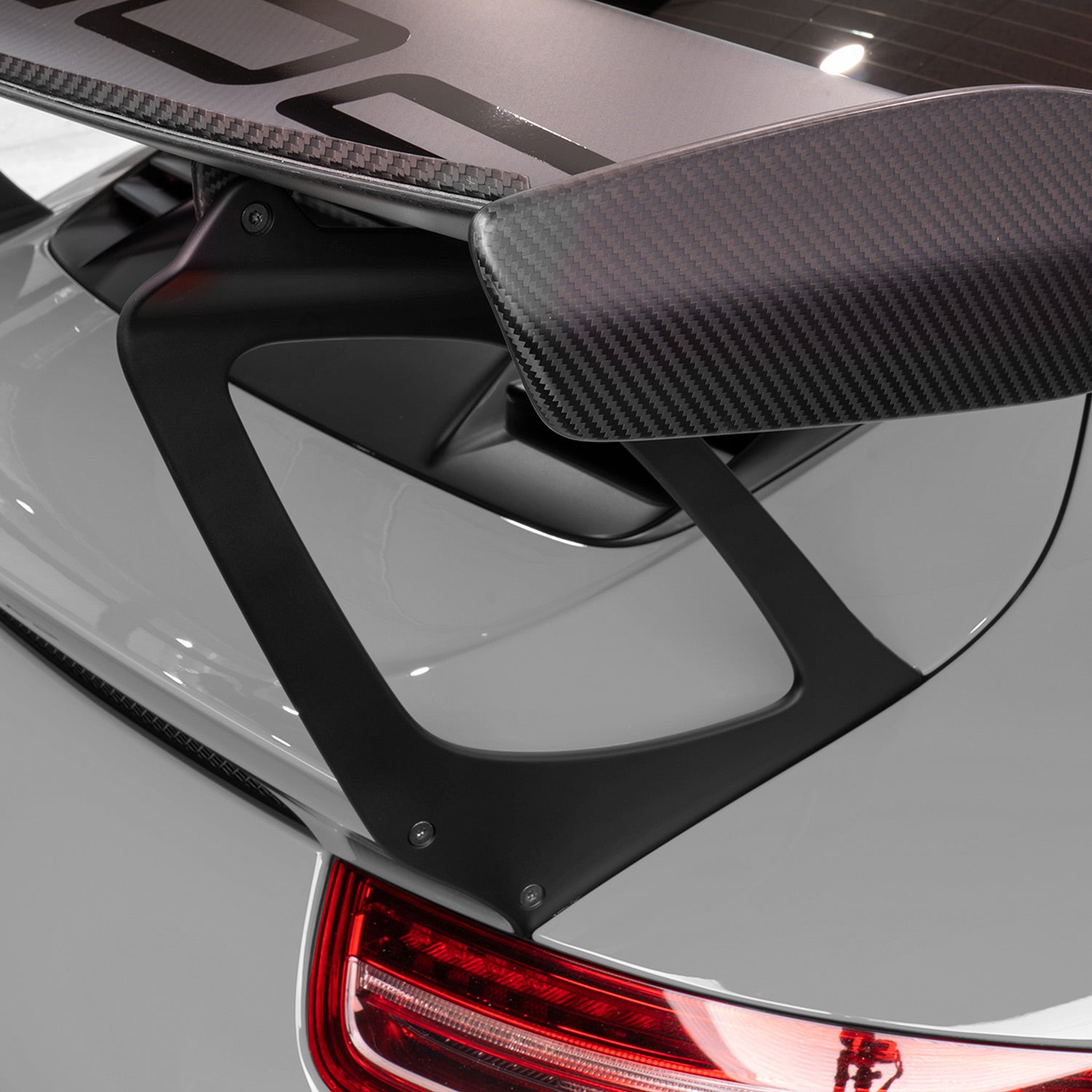 Porsche 991.2 911 GT3RS Extended Wing Risers